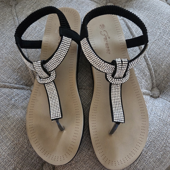Forever 21 Shoes - Forever 21 Black and Silver Sandals with T-Bar Design